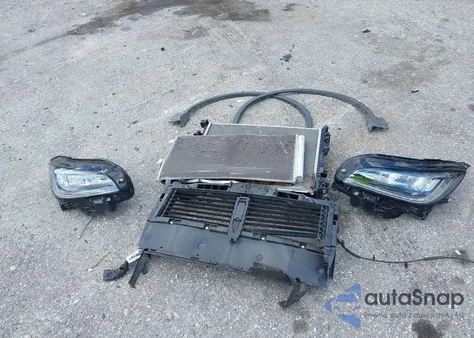 2021 Lincoln Corsair Standard z USA, uszkodzony, nr VIN 5LMCJ1C96MUL22899